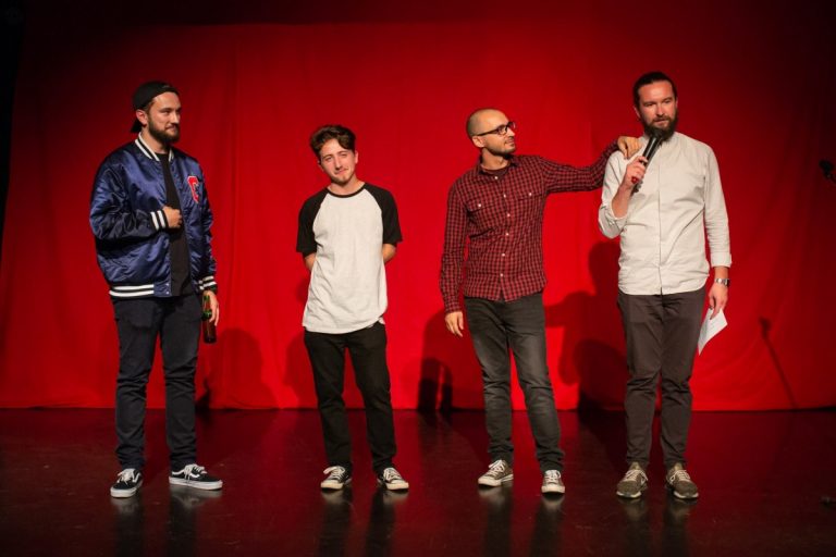 Trei "Bogdani" au fost premiaţi în cea de-a doua semifinală a Comedy Open Mic Competition 3 Trei "Bogdani" au fost premiaţi în cea de-a doua semifinală a Comedy Open Mic Competition