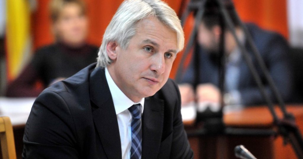 Ministrul de Finanțe, Eugen Teodorovici, vrea să limiteze dreptul românilor de a lucra în străinătate