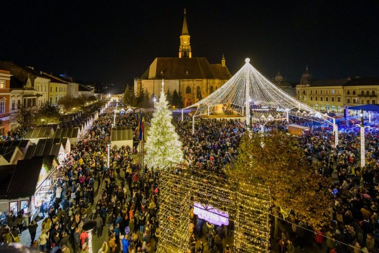 Târgul de Crăciun din Cluj se deschide în 22 noiembrie 7 Târgul de Crăciun din Cluj-Napoca se numără printre cele mai frumoase 20 astfel de târguri din Europa