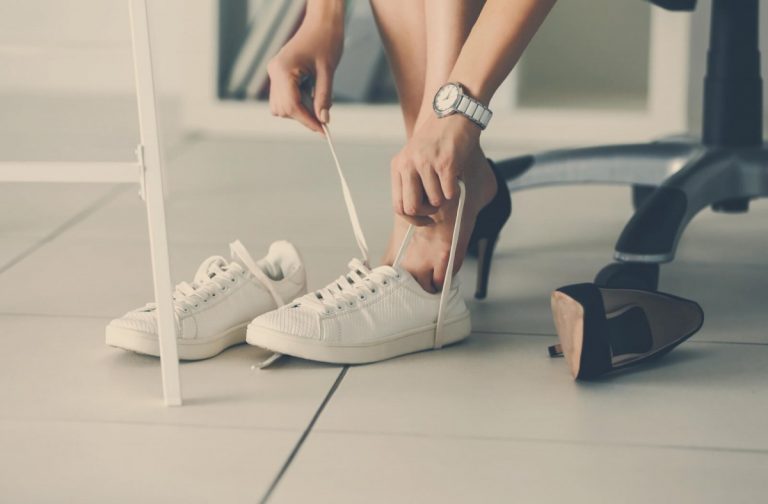 5 greşeli pe care NU trebuie să faci atunci când îţi cumperi pantofi