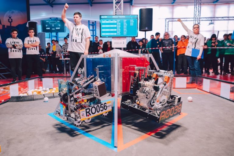Competiţie regională de robotică la Cluj