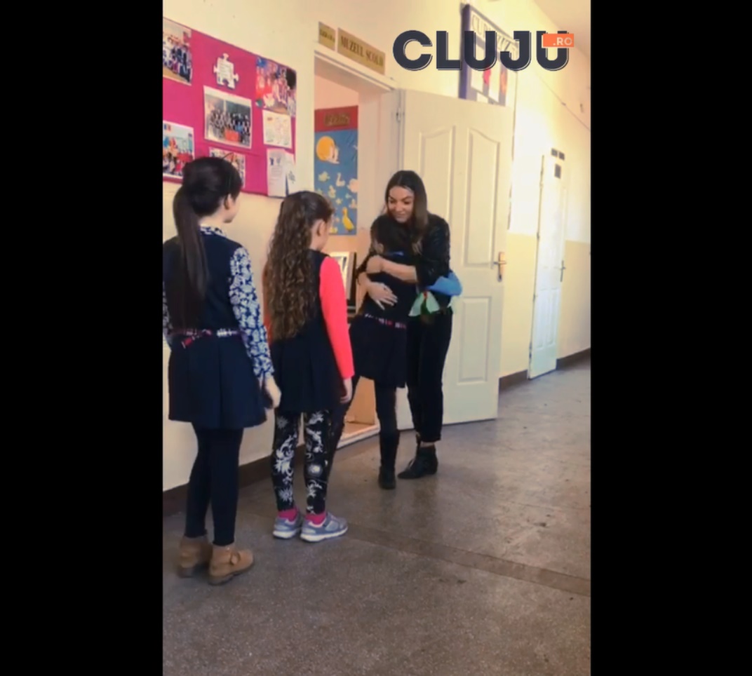 Cum îşi aşteaptă o învăţătoare din judeţul Cluj elevii la clasă