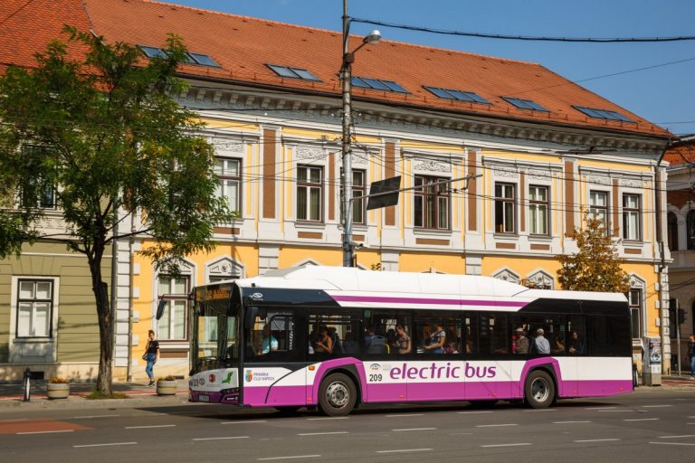 Inedit la Cluj: teatru în mijloacele de transport în comun