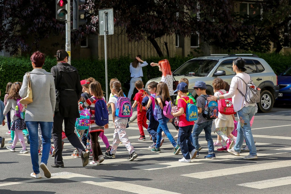 19.000 de elevi din Cluj vor primi burse şi în acest an