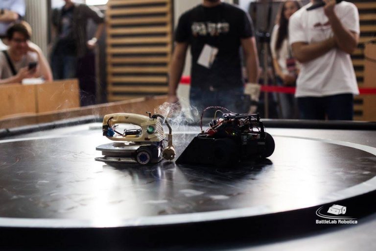 BattleLab Robotica la Cluj - concurs internaţional de sumo-roboți