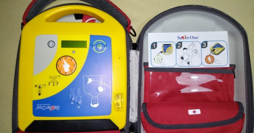 Asociația Studenților Kinetoterapeuți a cumpărat primul defibrilator extern automat din Cluj