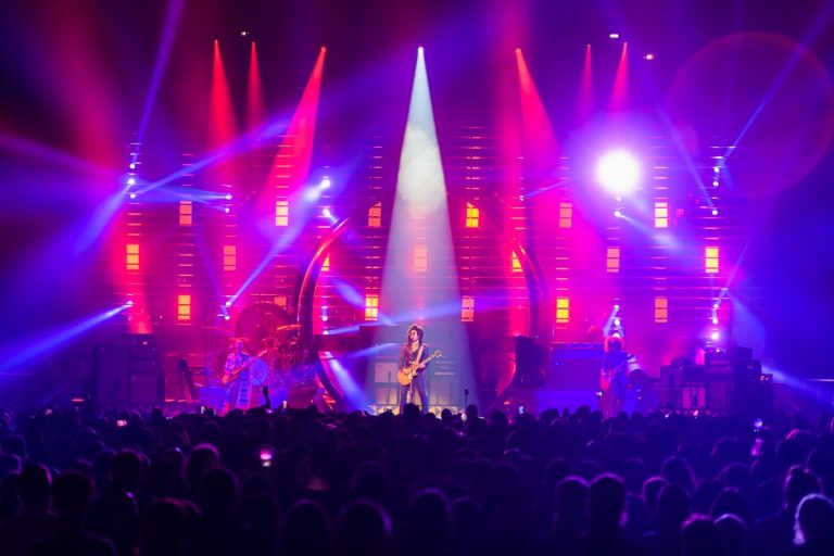 VIDEO | Rockstarul Lenny Kravitz a concertat la Cluj în faţa a mii de fani 5 Rockstarul Lenny Kravitz a concertat la Cluj în faţa a mii de fani