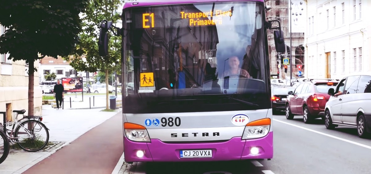 Cluj: proiectul „Autobuze școlare pentru elevi” va fi extins de la 5 la 12 trasee