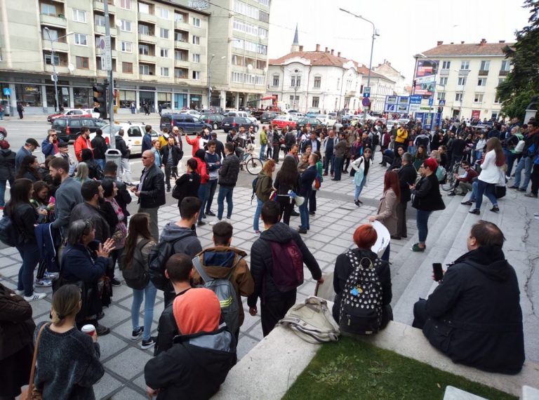 Viorica Dăncilă a ajuns la Cluj însă s-a ascuns de protestatari