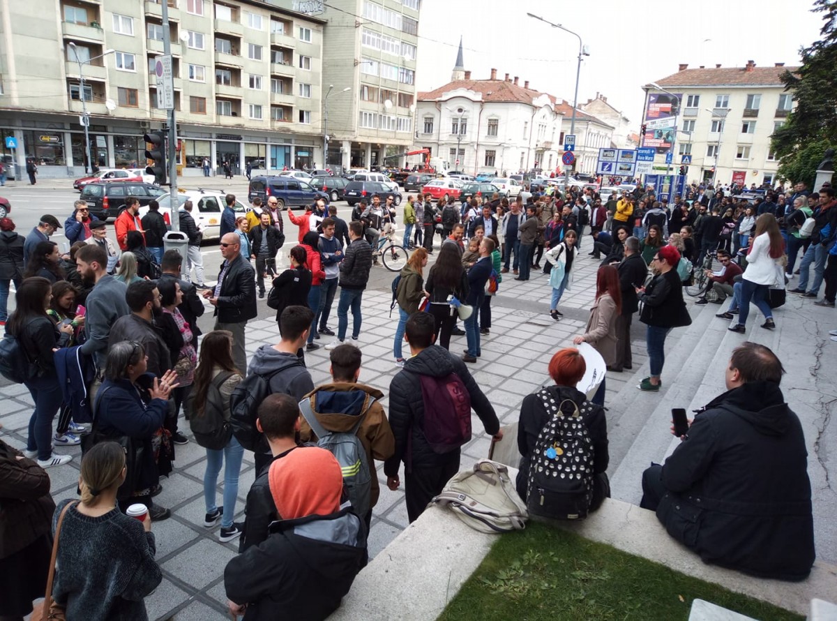 Viorica Dăncilă a ajuns la Cluj însă s-a ascuns de protestatari