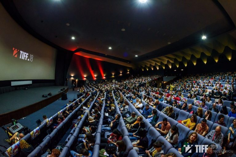 Ploaie de aplauze la premiera mondială Parking, în deschiderea TIFF 2019 5 Ploaie de aplauze la premiera mondială Parking în deschiderea TIFF 2019