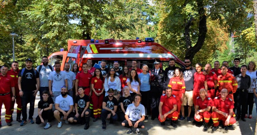 Cadou pentru ISU Cluj de Ziua Pompierilor: Beard Brothers le-a donat cea de-a doua ambulanță SMURD