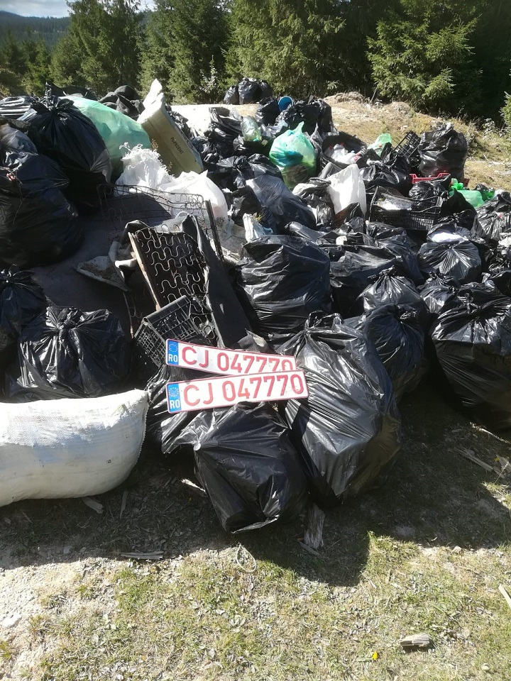 Ecologizare în jurul lacului Tarniţa: 150 de voluntari au strâns 1.200 de saci cu gunoaie (FOTO) 2 ecologizare chinteni 2019
