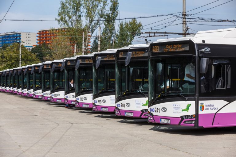 20 de noi autobuze electrice au fost puse în circulaţie astăzi pe străzile din Cluj-Napoca