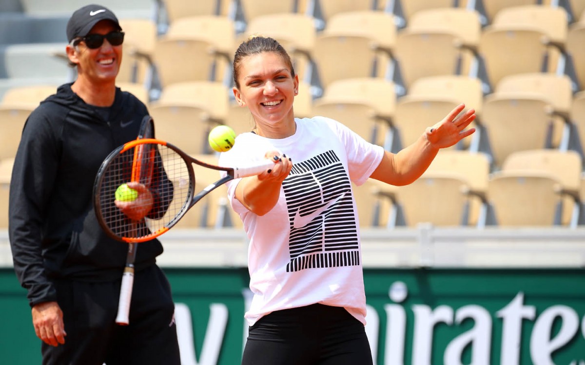 Simona Halep si Darren Cahil 3