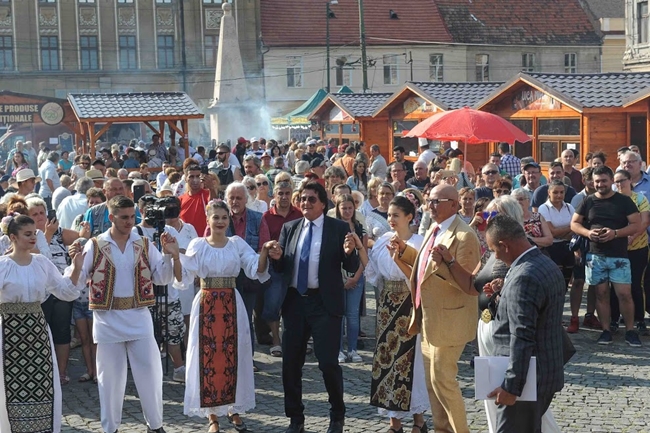 Primăria Timişoara a interzis manelele şi dedicaţiile