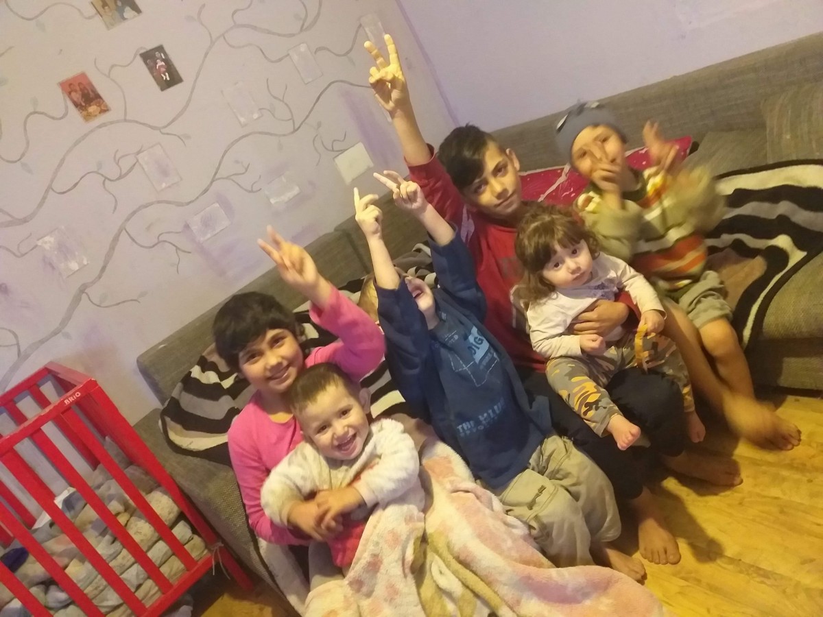 Dăruieşte o casă de Crăciun | Alex îşi doreşte o casă pentru el şi fraţii lui