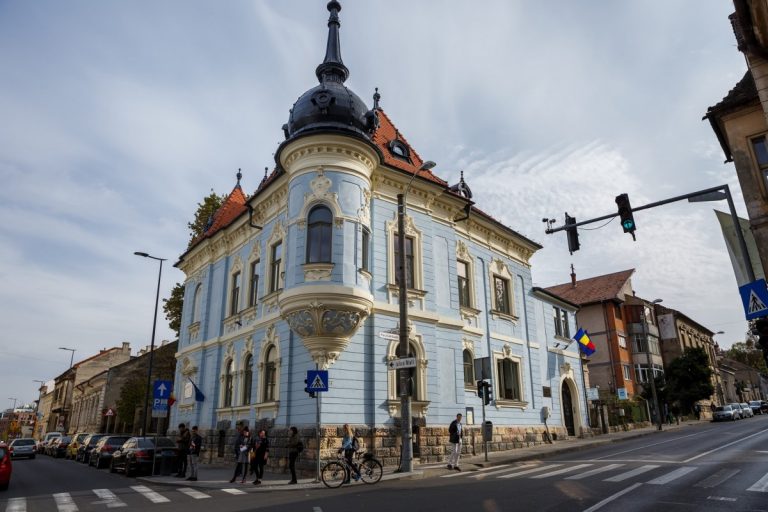 Peste 500 de clădiri din zona centrală a Clujului au fost refațadizate