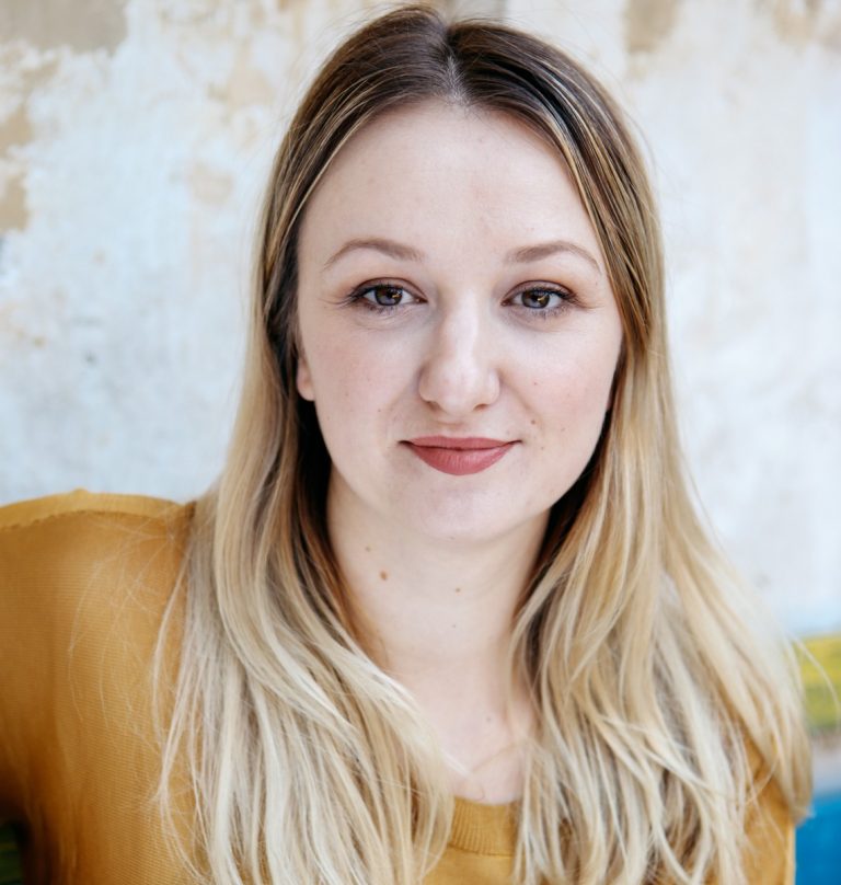 Interviu cu Georgiana Ciceo despre conceptul Monom: bijuterii cu design inedit realizate în Cluj