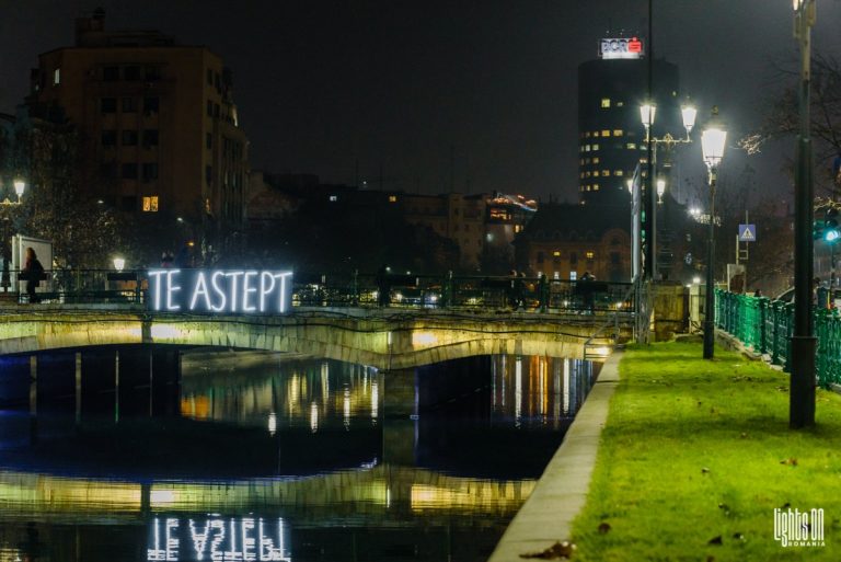 Un nou mesaj a apărut după viralele "Mi-e dor de tine" - "Şi mie"