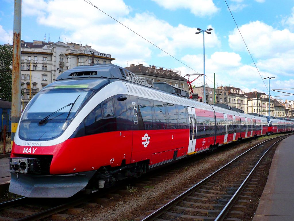 Ungaria a lansat licitaţia pentru linia ferată de mare viteză Cluj - Budapesta
