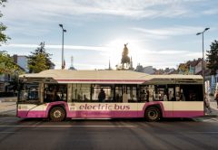 Elevii și studenții din Cluj-Napoca vor beneficia de la 1 martie de 120 călătorii gratuite pe mijloacele de transport în comun