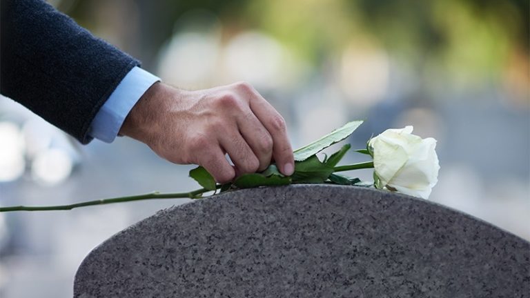 9 monumente funerare istorice din lumea intreaga