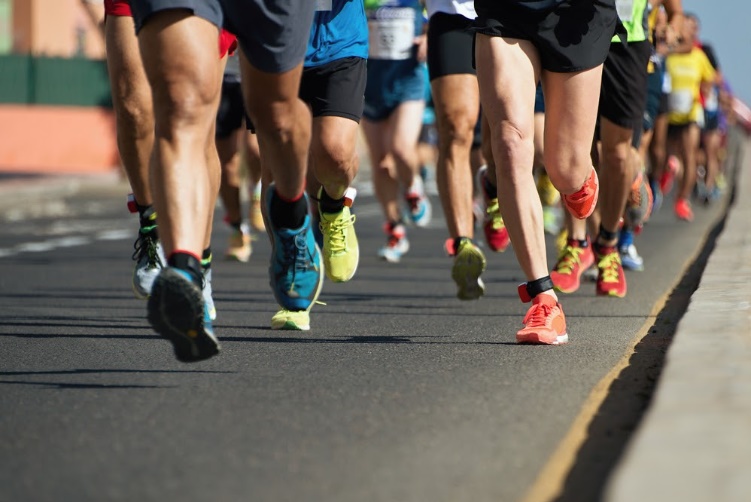 Îţi place să alergi? Iată TOP 4 sfaturi pentru a-ţi alege cei mai confortabili adidaşi
