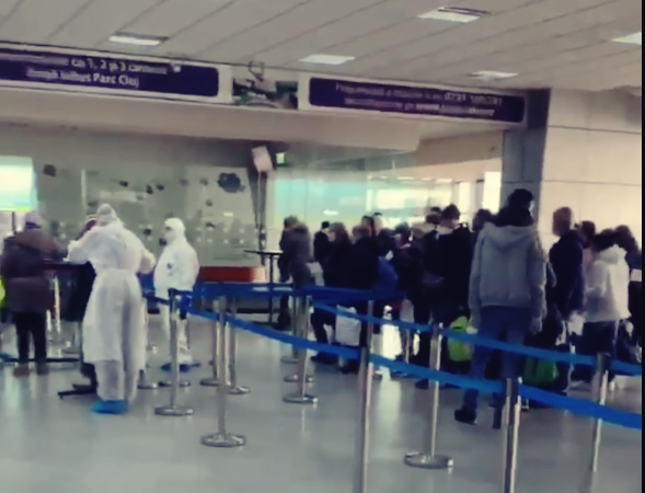 50 de români au ajuns pe Aeroportul Cluj din Italia prin Germania! Iniţial nu au declarat că vin din Italia