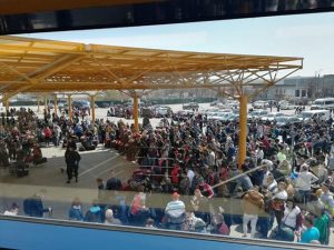 Aproximativ 1500 de români aşteaptă pe Aeroportul Cluj să plece în Germania