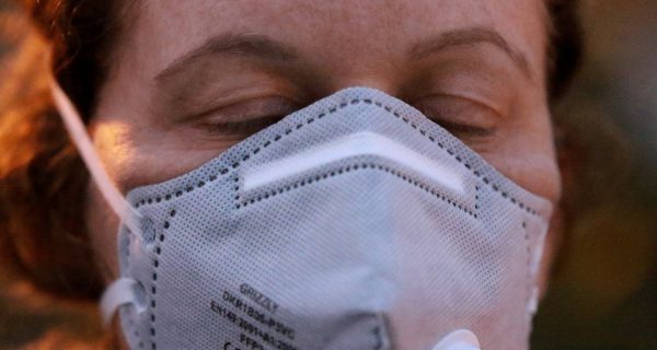Autorităţile din judeţul Cluj recomandă acoperirea feței cu mască
