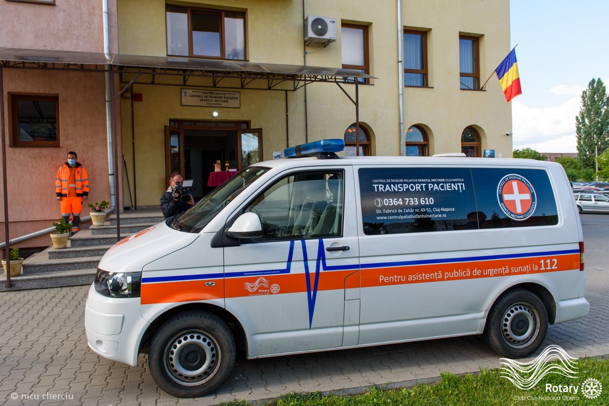 Ambulanţă donată Centrului de Îngrijiri Paliative "Sfântul Nectarie" Cluj-Napoca