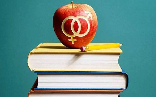 Pro sau contra educației sexuale în școli?