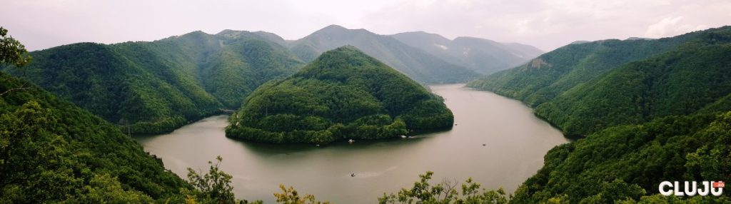 Piatra lui Dan - zona turistică din care se vede superb lacul Tarniţa din Cluj
