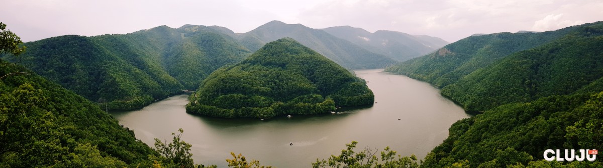 Piatra lui Dan - zona turistică din care se vede superb lacul Tarniţa din Cluj