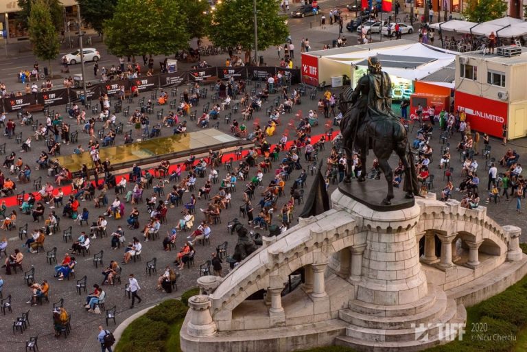 Piața Unirii la Gala de deschidere TIFF 2020 Foto Nicu Cherciu