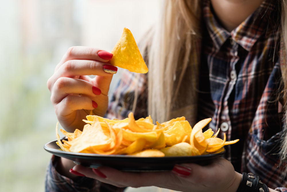 Margarina, chipsurile, popcornul și supele la plic vor fi interzise prin lege