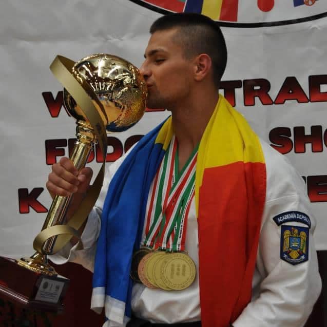 Împreună pentru un campion