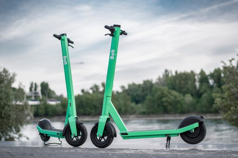 Trotinetele electrice nu trebuie înmatriculate şi înregistrate la RAR 2 Consultare publică la Cluj-Napoca privind condițiile de utilizare a trotinetelor electrice