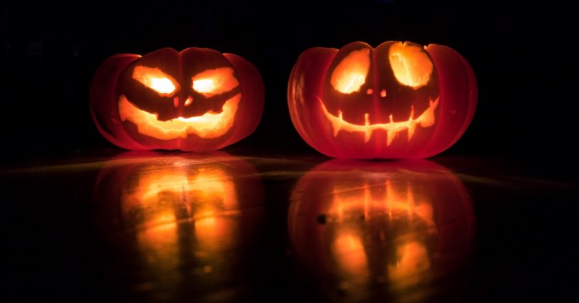 Cum să pregătești un maraton de Halloween în 3 pași simpli