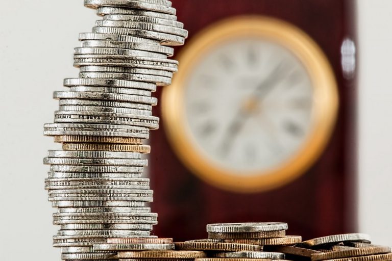 Studiu: Cum a evoluat economia României în 2021 și care sunt perspectivele pentru anul 2022? 1 5 trucuri simple care te vor ajuta să economisești bani