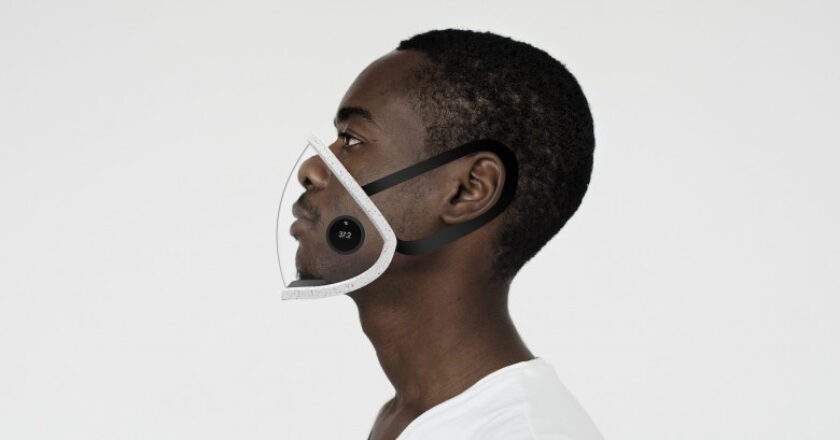 Tânăr din Cluj premiat de MIT | Acesta a creat o mască de protecție inteligentă