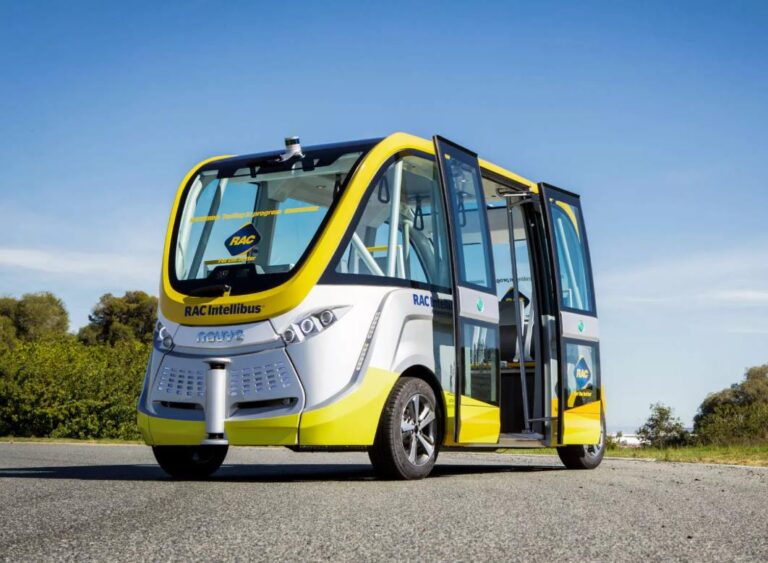 Primul autobuz fără şofer va circula chiar din acest an pe străzile din Cluj-Napoca