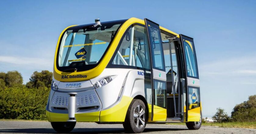 Primul autobuz fără şofer va circula chiar din acest an pe străzile din Cluj-Napoca