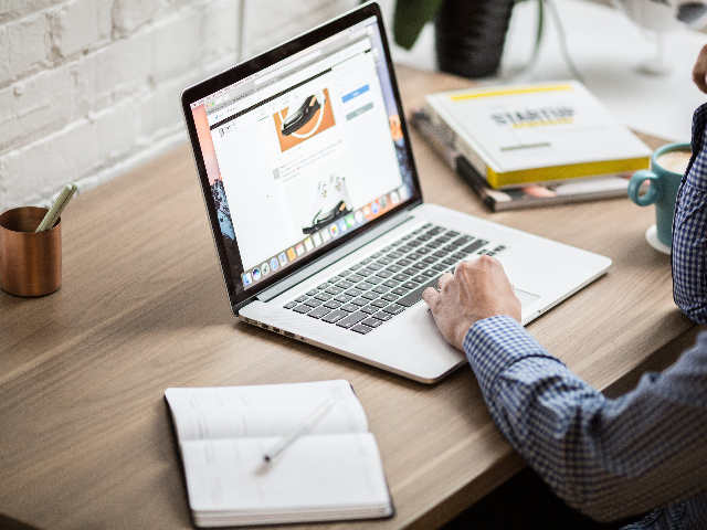 De ce să alegi un ultrabook în locul unui laptop clasic? 4 avantaje de care vei beneficia