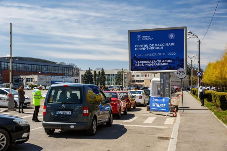 Centrul de vaccinare drive-through din Cluj-Napoca își suspendă activitatea 9 Cluj-Napoca a atins cea mai mare rată de vaccinare din România
