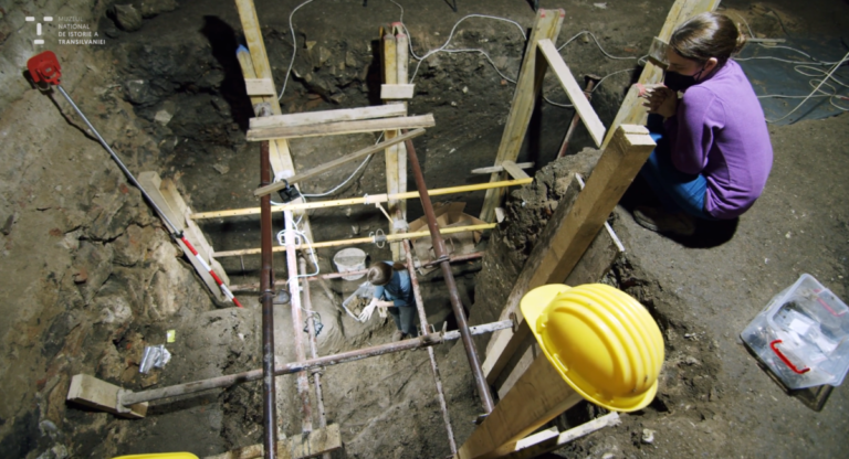 Descoperire arheologică importantă în centrul Clujului: mormânt vechi de 7000 de ani
