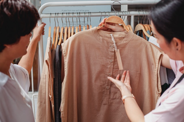 6 greșeli de stil care te îmbătrânesc