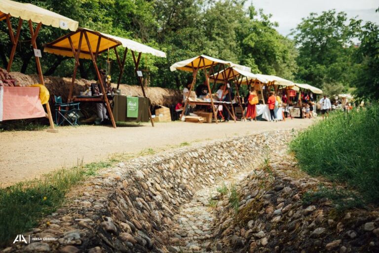 Producătorii locali vă așteaptă din nou la Târgul Satului în Cluj-Napoca
