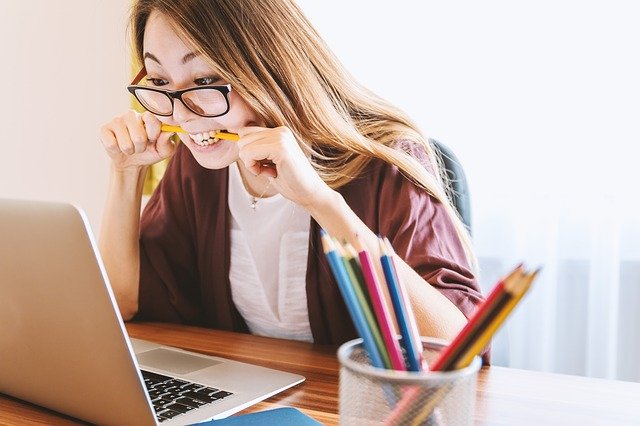 Cum să înveţi mai eficient pentru un examen: 4 ponturi